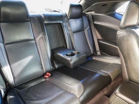 Used 2017 Dodge Challenger SXT Plus image 15