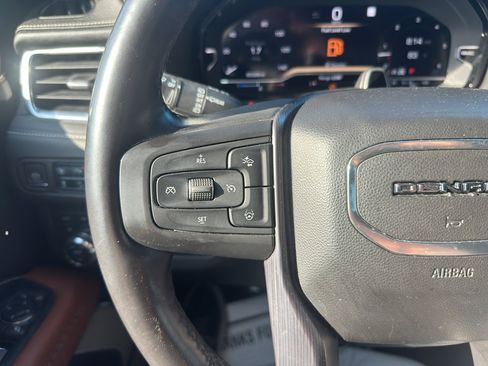 Used 2023 GMC Yukon Denali Ultimate image 23