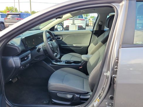 Used 2025 Kia K4 FWD image 18