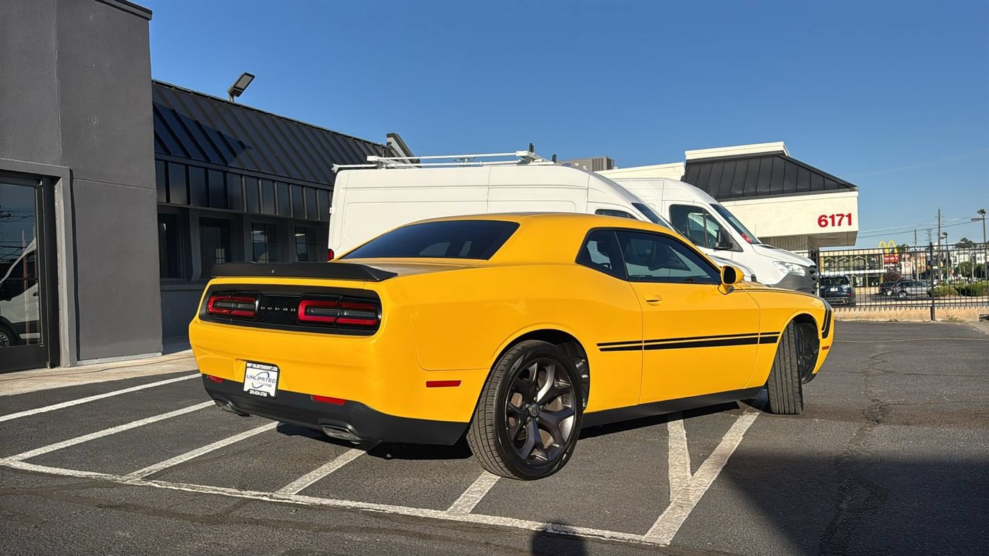 Used 2017 Dodge Challenger SXT RWD image 3