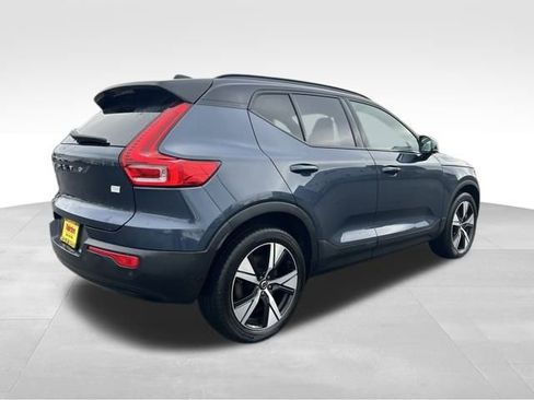 Used 2022 Volvo XC40 P8 Recharge Plus image 10