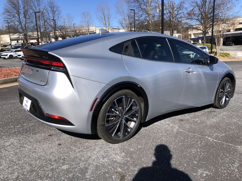 Used 2023 Toyota Prius XLE image 5