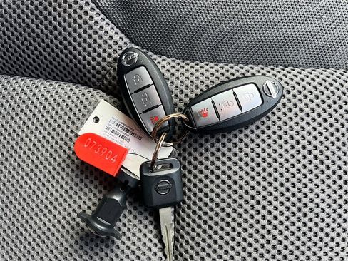 Used 2020 Nissan Frontier SV image 32