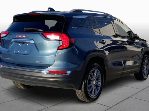 Used 2024 GMC Terrain SLT image 12