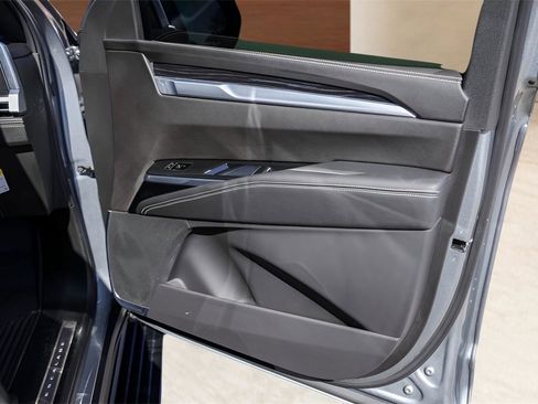 Used 2026 Cadillac Escalade Sport w/ LPO, ONYX Package image 30