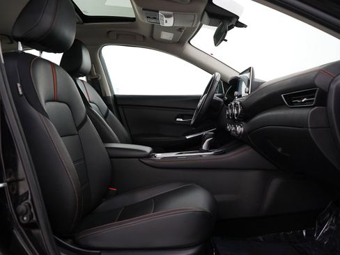 Used 2023 Nissan Sentra SR w/ SR Premium Package image 11