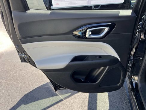 Used 2022 Jeep Compass Limited image 20