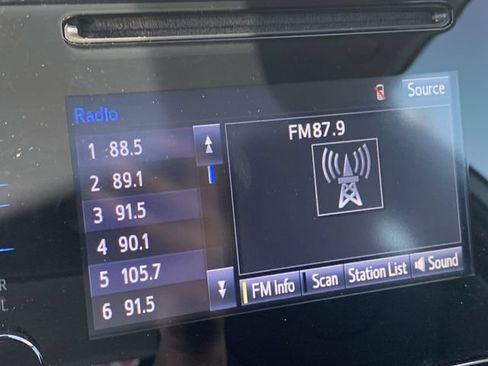 Used 2019 Toyota Prius XLE FWD image 23