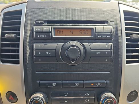 Used 2010 Nissan Frontier SE RWD image 25