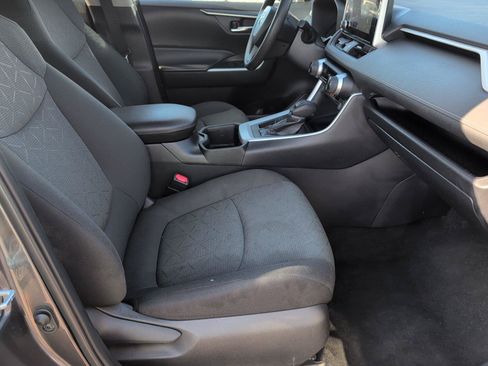 Used 2024 Toyota RAV4 XLE FWD image 38