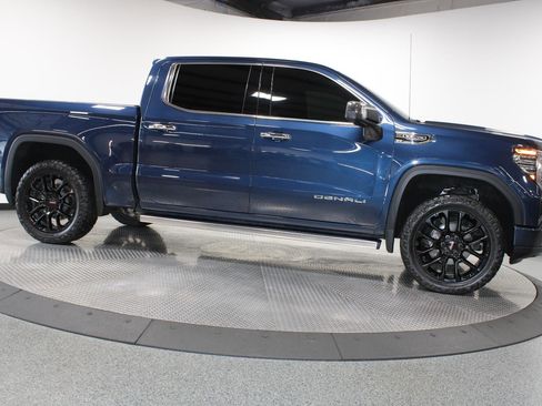 Used 2023 GMC Sierra 1500 Denali w/ Technology Package AWD/4WD image 15