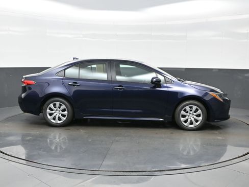 Used 2026 Toyota Corolla LE FWD image 7