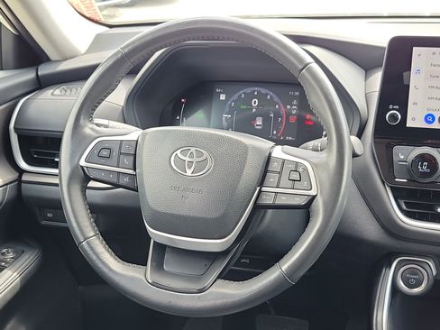 Used 2024 Toyota Grand Highlander XLE FWD image 20