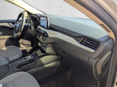 Used 2020 Ford Escape SE image 21