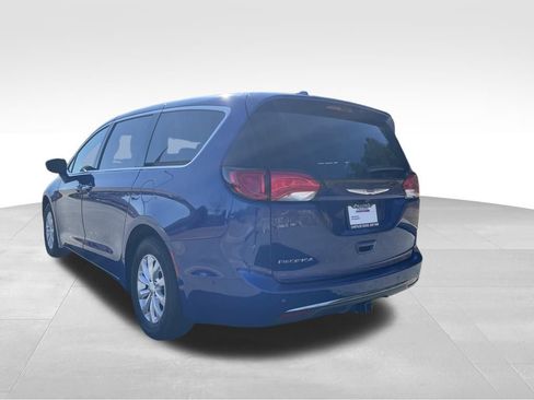 Used 2019 Chrysler Pacifica Touring Plus image 7