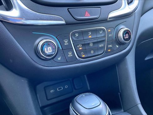 Used 2021 Chevrolet Equinox LT FWD image 30