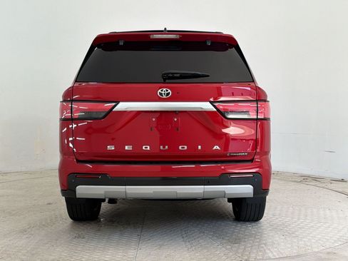 Used 2025 Toyota Sequoia Capstone AWD/4WD image 10