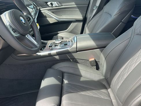 New 2025 BMW X7 M60i image 10