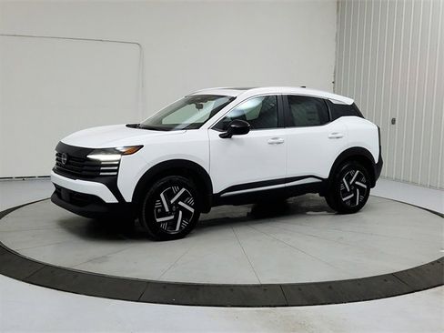 New 2026 Nissan Kicks SV w/ SV Premium Package image 3