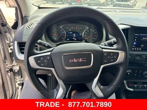 Used 2024 GMC Terrain SLE w/ Driver Convenience Package FWD image 6