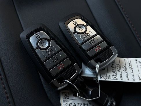 New 2025 Ford Expedition Active image 53