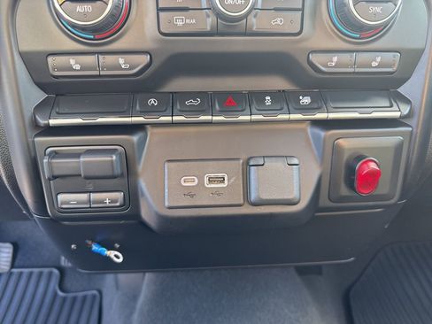 Used 2021 Chevrolet Silverado 1500 LT image 22