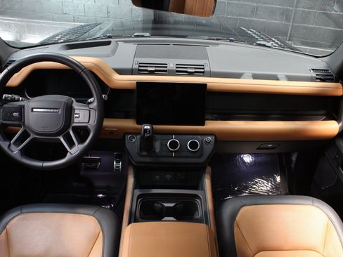 Used 2023 Land Rover Defender 110 X AWD/4WD image 32