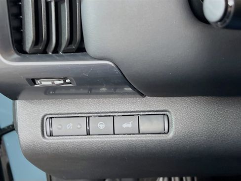 New 2026 Nissan Pathfinder SL image 9