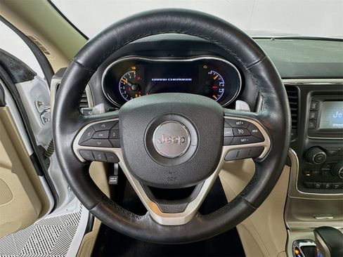 Used 2017 Jeep Grand Cherokee Laredo w/ Quick Order Package 23E image 13