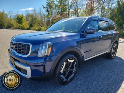 Used 2023 Kia Telluride S