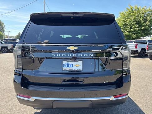 New 2026 Chevrolet Suburban LT w/ Comfort Package AWD/4WD image 4