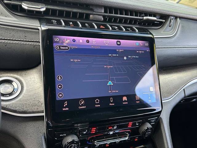 Certified 2025 Jeep Grand Cherokee Limited RWD image 23
