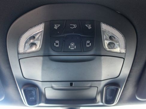 Used 2023 Chrysler Pacifica Limited w/ S Appearance Package image 33