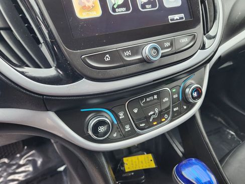 Used 2017 Chevrolet Volt LT w/ Comfort Package image 24