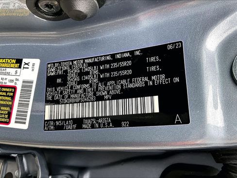 Used 2023 Toyota Highlander Platinum AWD/4WD image 34