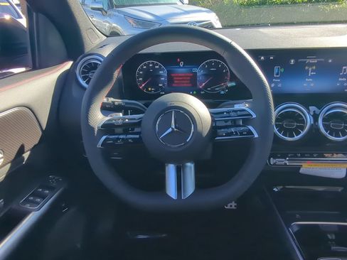Certified 2025 Mercedes-Benz GLA 250 image 3