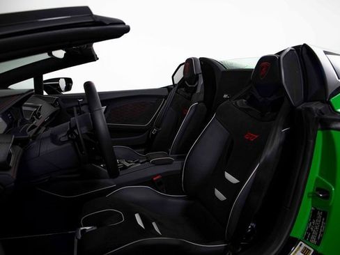 Used 2024 Lamborghini Huracan EVO image 15