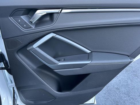 Certified 2025 Audi Q3 2.0T Premium w/ Black Optic Sport Package image 24