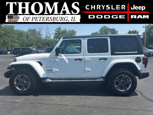 Used 2019 Jeep Wrangler Unlimited Sahara AWD/4WD image 3