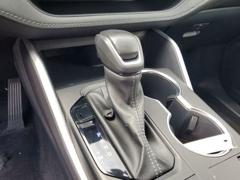 Used 2024 Toyota Highlander LE image 25