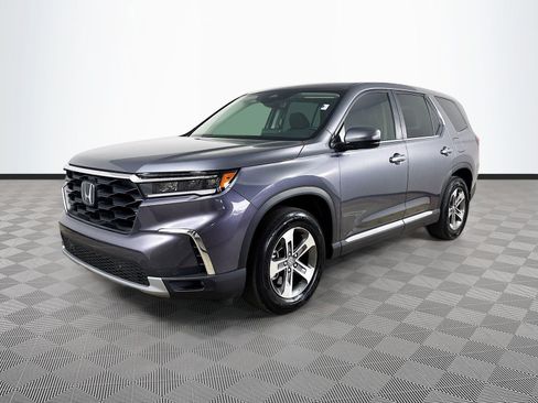 Used 2025 Honda Pilot EX-L image 3