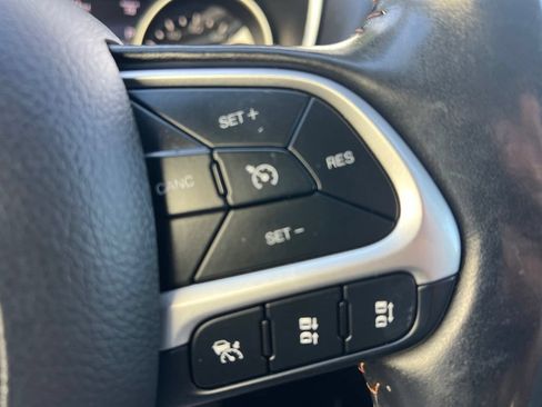 Certified 2021 Jeep Compass Limited FWD image 41