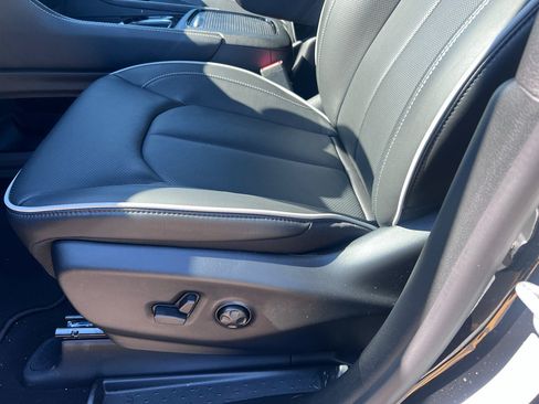 New 2027 Chrysler Pacifica Limited w/ S Appearance Package FWD image 22