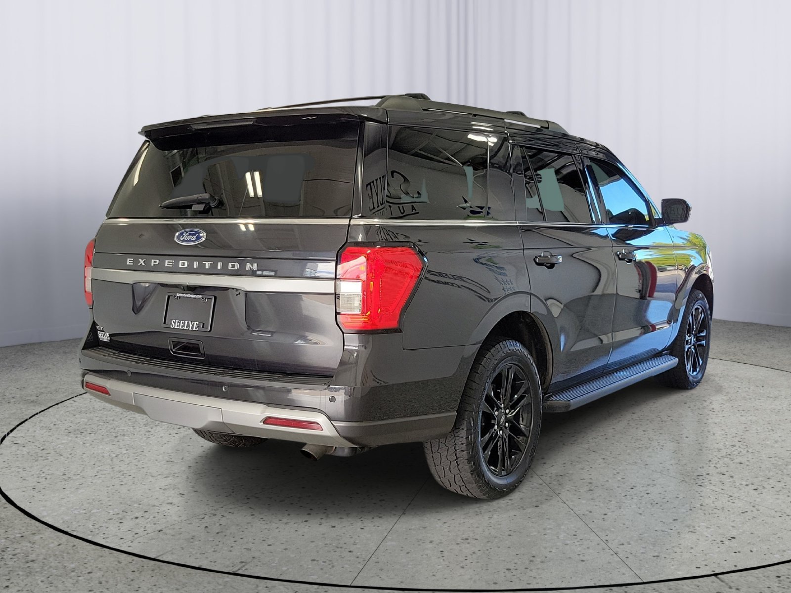 Certified 2024 Ford Expedition XLT AWD/4WD image 2
