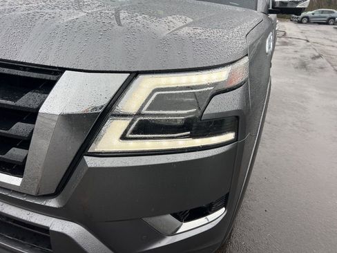 Used 2021 Nissan Armada Platinum image 10