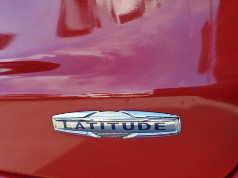 Used 2018 Jeep Compass Latitude image 32