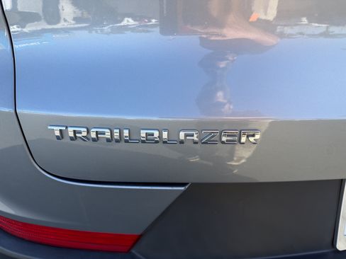 Used 2023 Chevrolet TrailBlazer LT FWD image 36