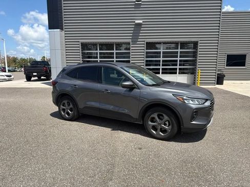 Used 2025 Ford Escape ST-Line Select AWD/4WD image 2
