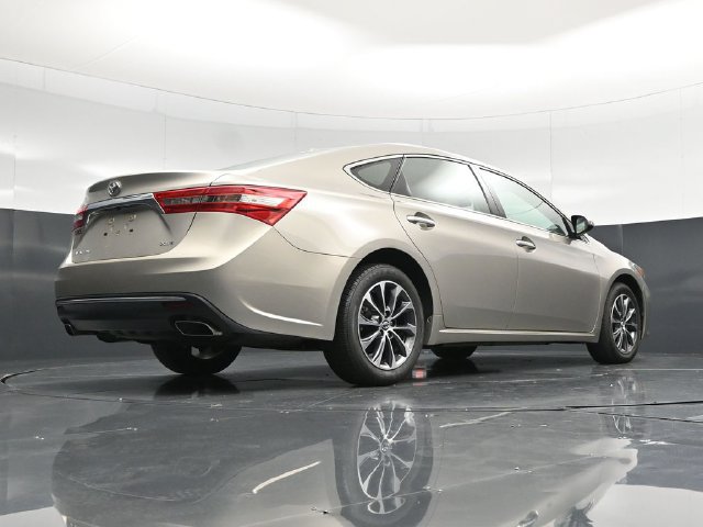 Used 2016 Toyota Avalon XLE FWD image 50