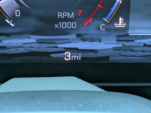 New 2025 Chevrolet Suburban Premier image 32